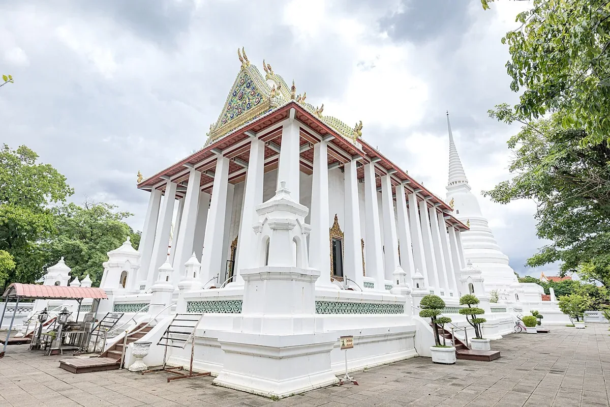 วัดเฉลิมพระเกียรติวรวิหาร จังหวัดนนทบุรี