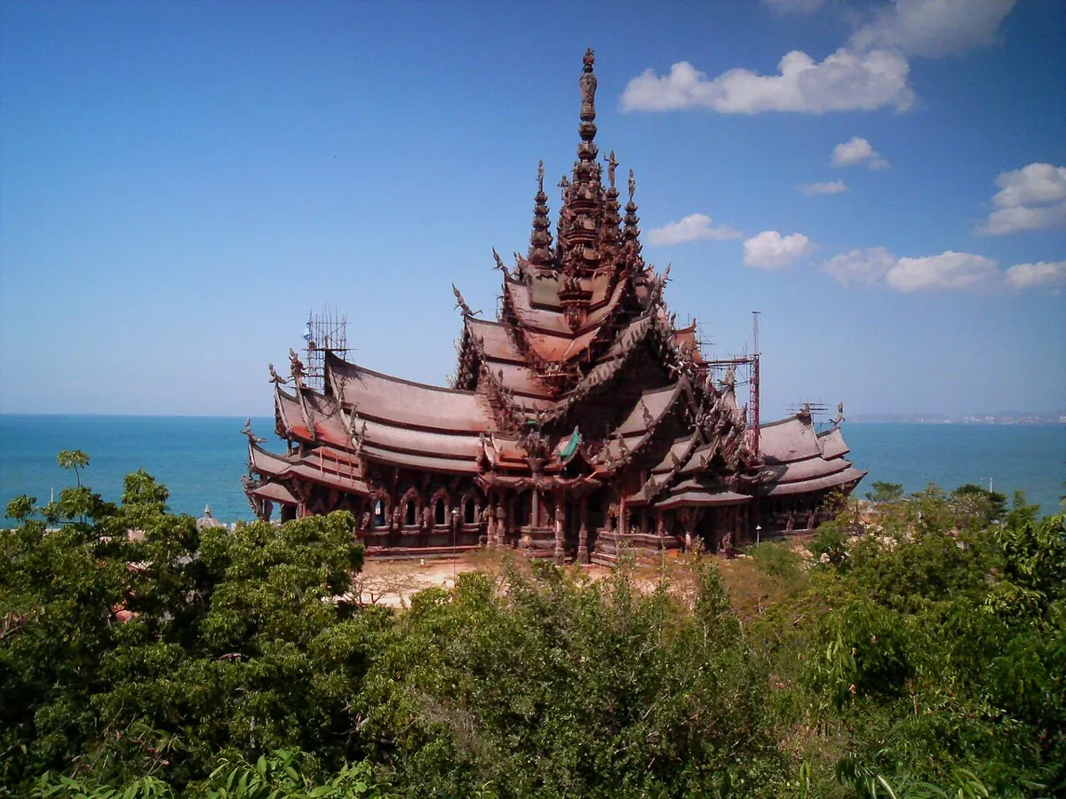 ปราสาทสัจธรรม จังหวัดชลบุรี