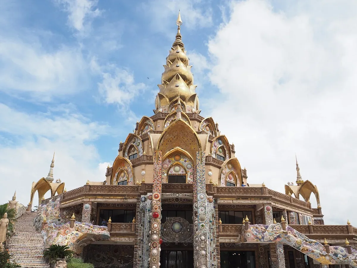 วัดพระธาตุผาซ่อนแก้ว จังหวัดเพชรบูรณ์